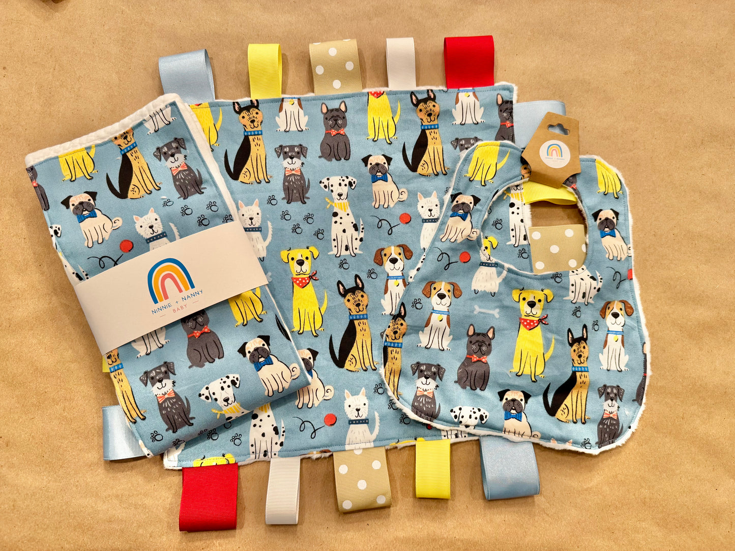 Puppy Love : Bib