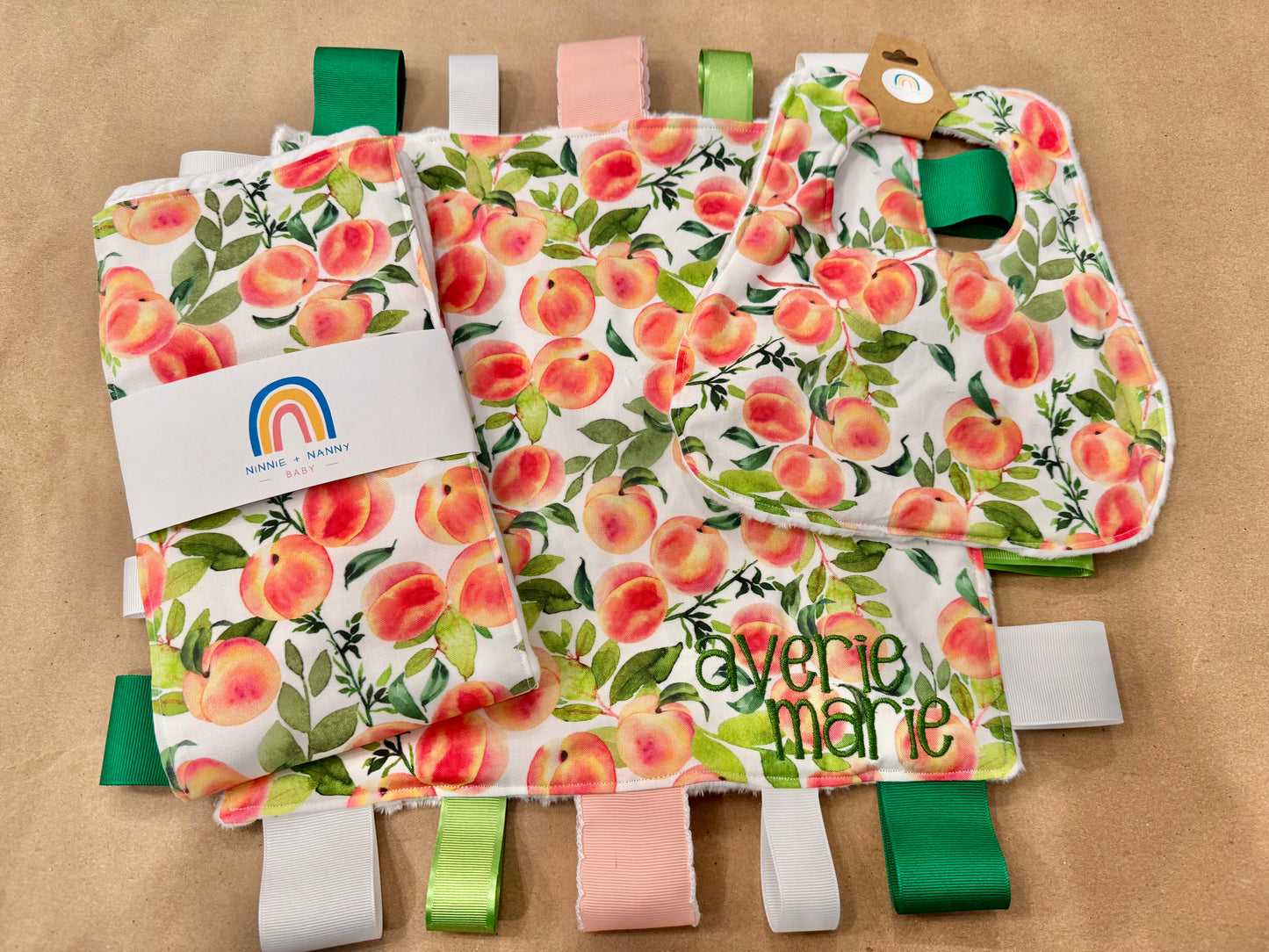 Georgia Peaches : Bib
