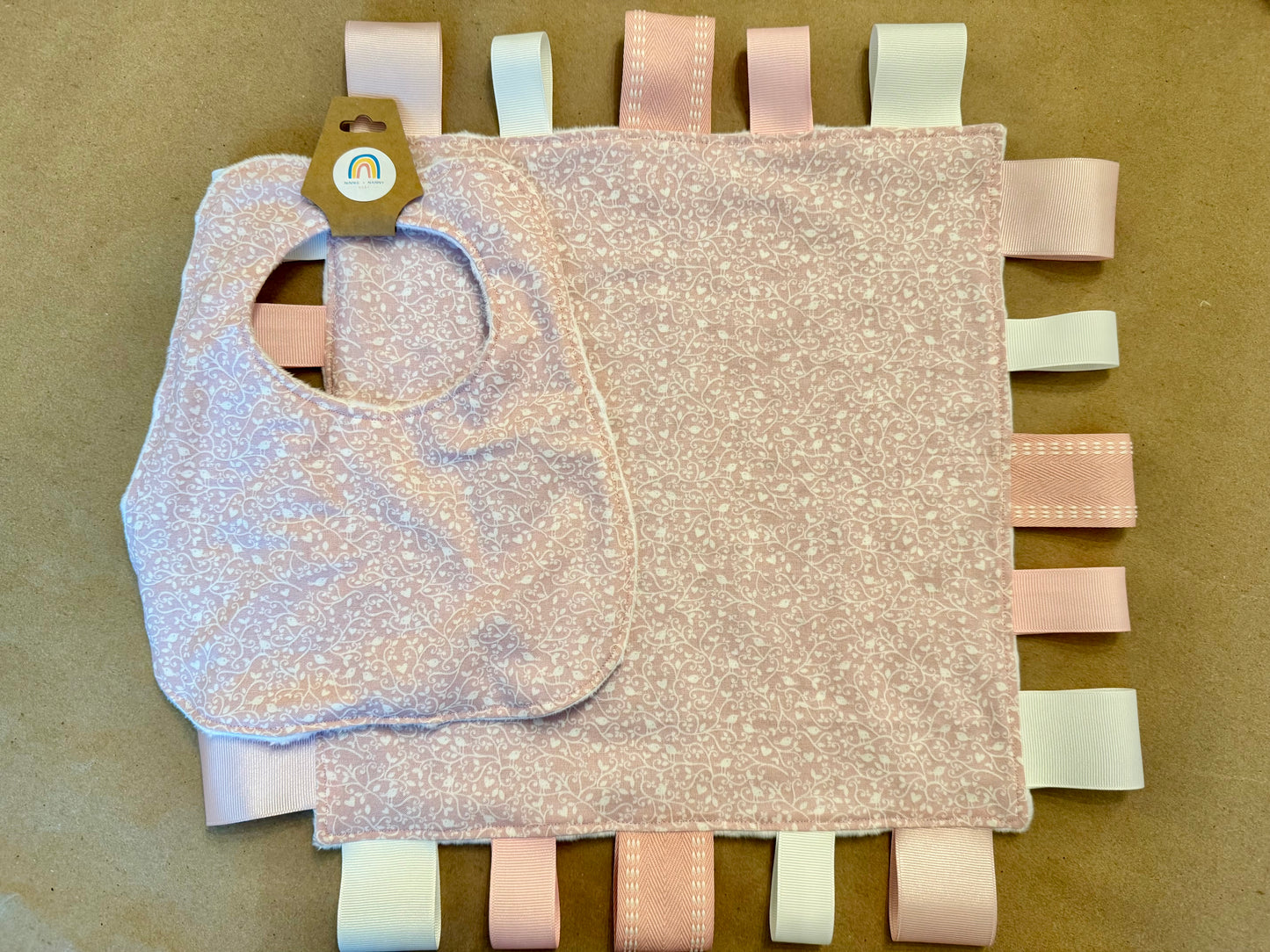 Little Lovebirds : Bib