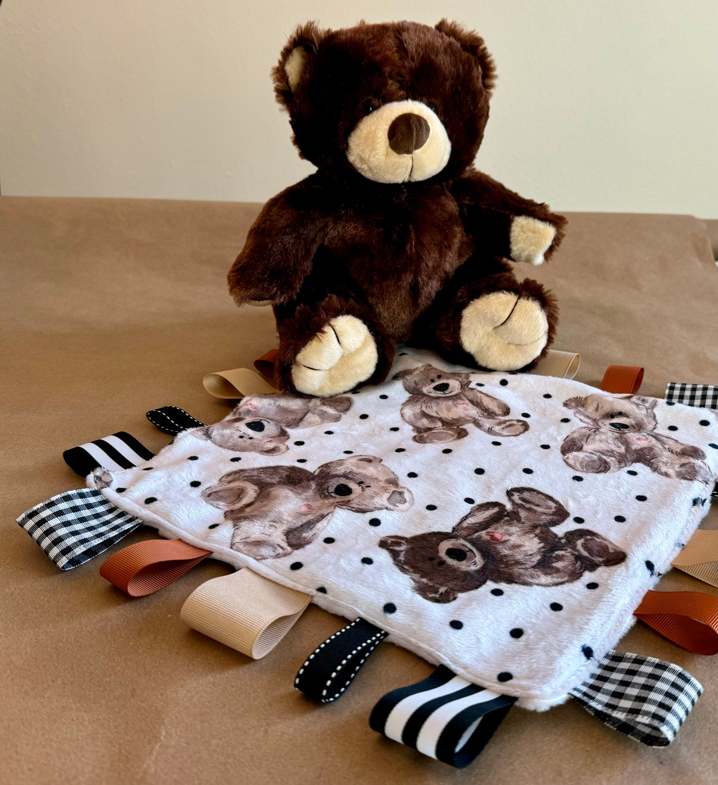 baby infant newborn babies baby gift baby shower gift baby boy baby girl baby shower gift ideas new mom mom-to-be expectant mom baby essentials baby must-haves bandana bib burp cloth sensory tag blanket blankie teether teething ring nursing feeding baby a