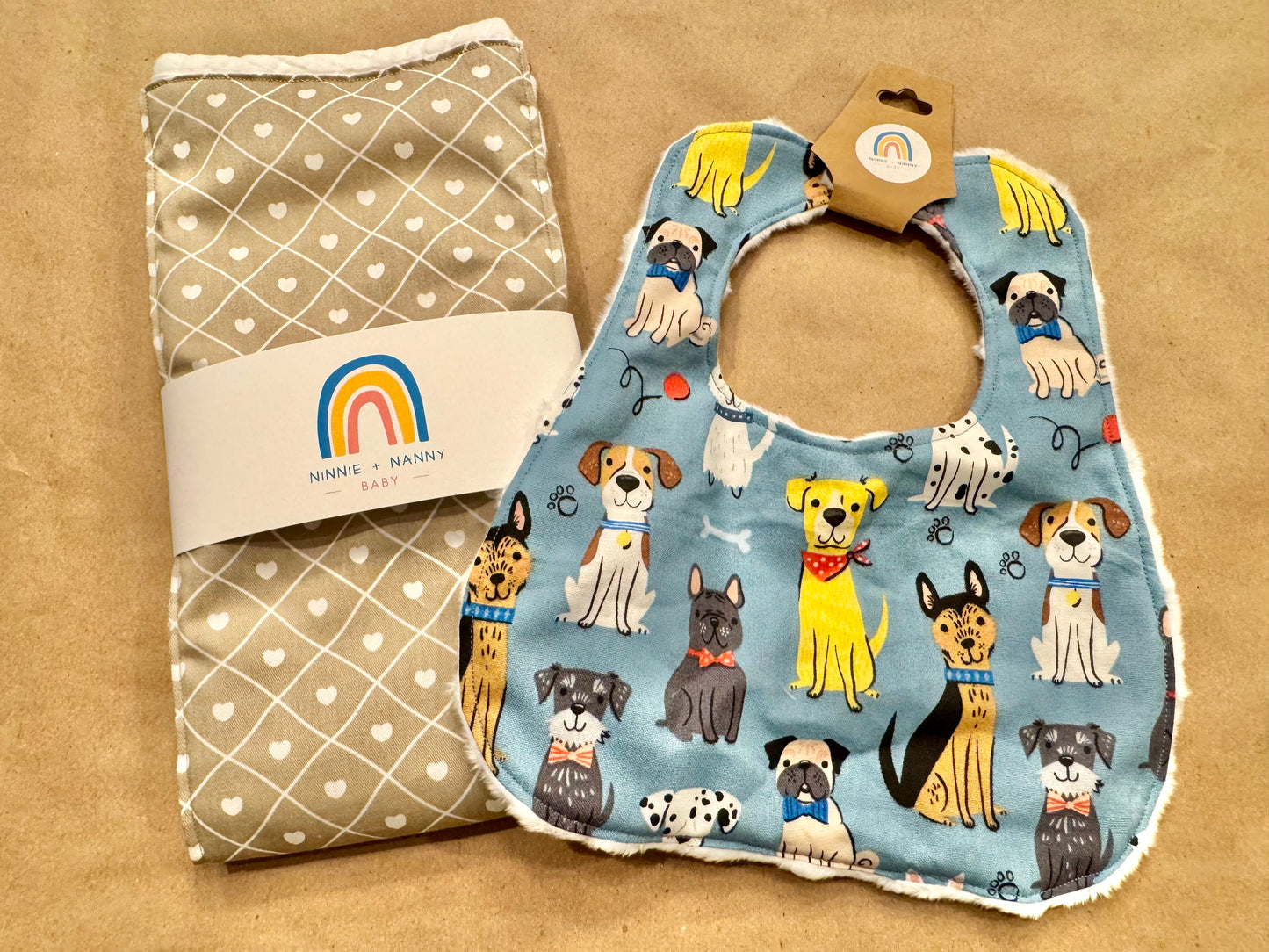 Puppy Love : Bib