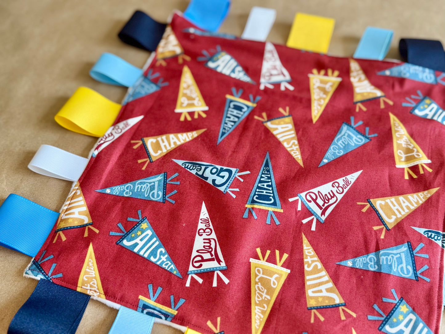 Little Champ : Tag Blanket