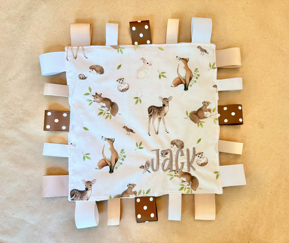 Little Woodland Friends : Sensory Tag Blanket