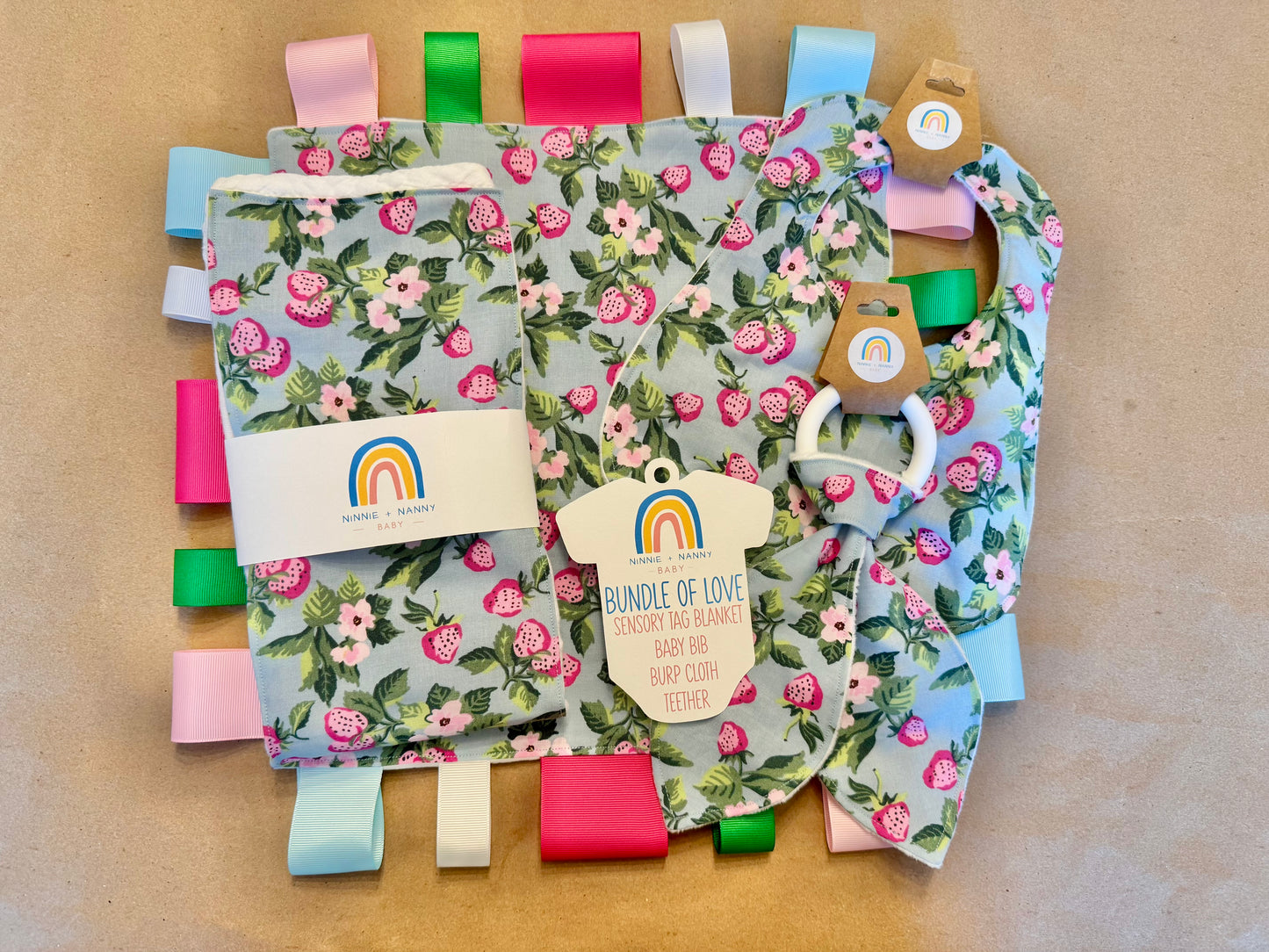 Strawberry Vines : Bib