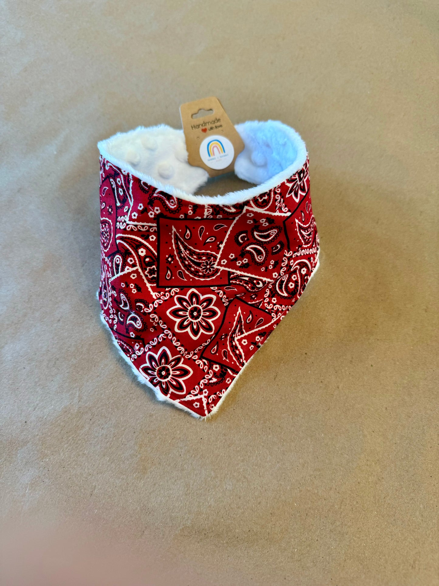 baby infant newborn babies baby gift baby shower gift baby boy baby girl baby shower gift ideas new mom mom-to-be expectant mom baby essentials baby must-haves bandana bib burp cloth sensory tag blanket blankie teether teething ring nursing feeding baby a