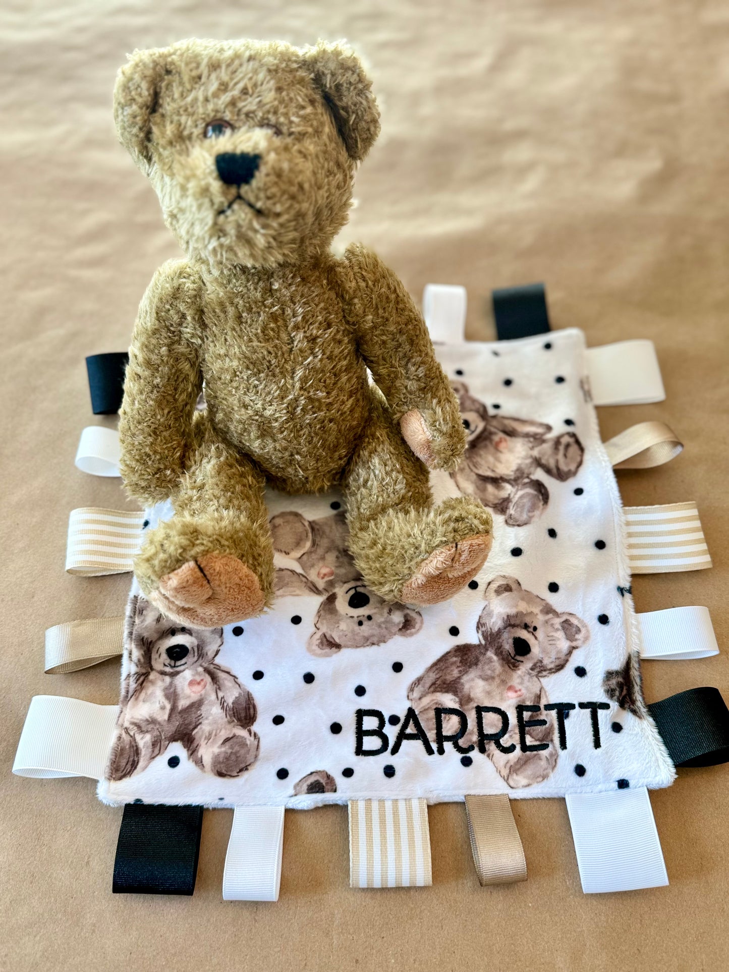 baby infant newborn babies baby gift baby shower gift baby boy baby girl baby shower gift ideas new mom mom-to-be expectant mom baby essentials baby must-haves bandana bib burp cloth sensory tag blanket blankie teether teething ring nursing feeding baby a