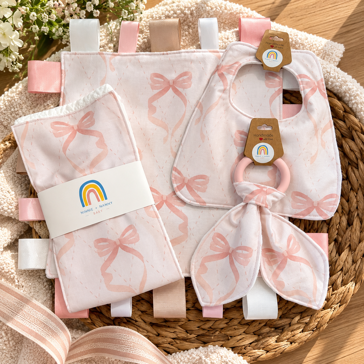 Darling Bows : Tag Blanket