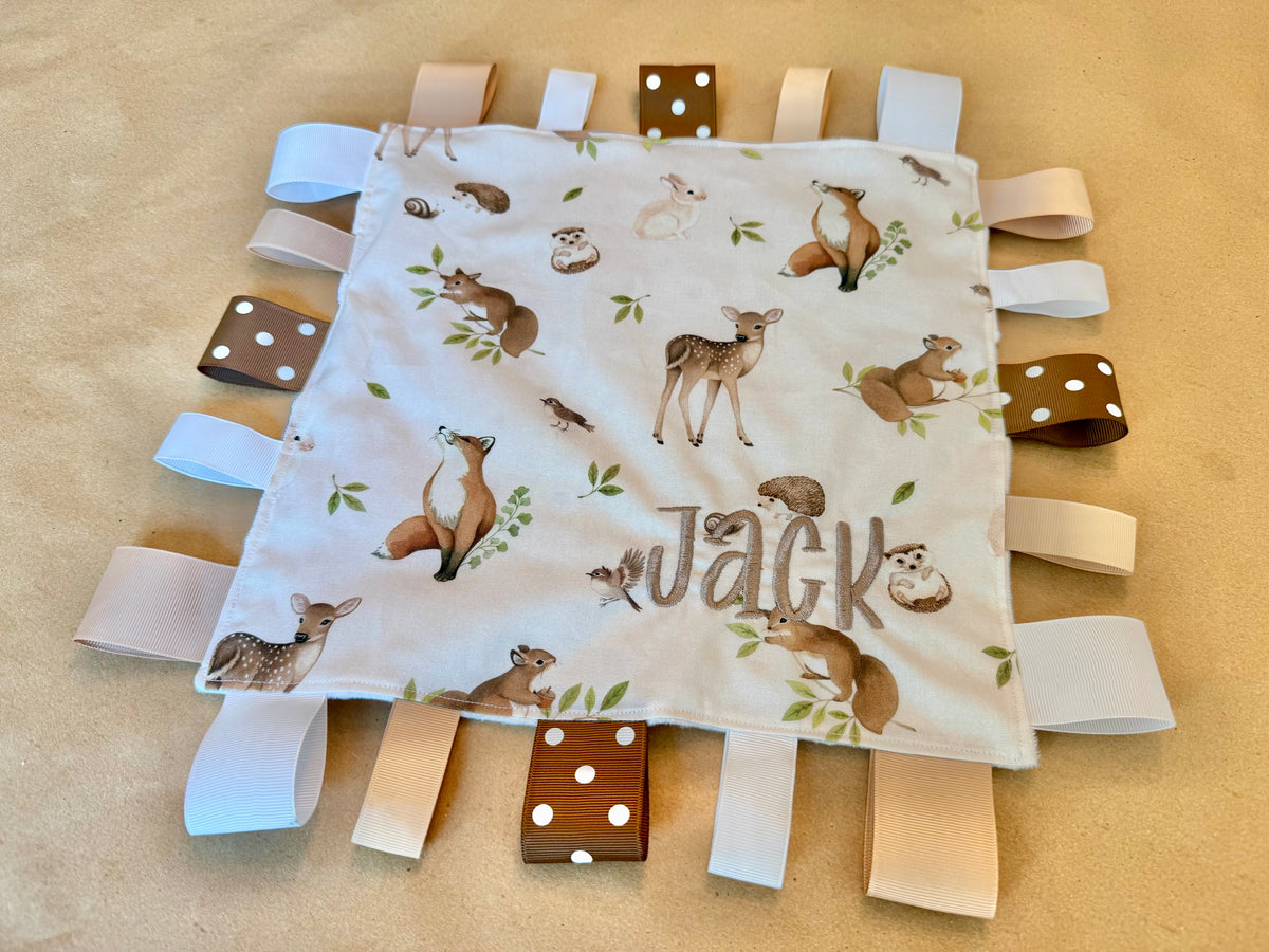 Little Woodland Friends : Sensory Tag Blanket