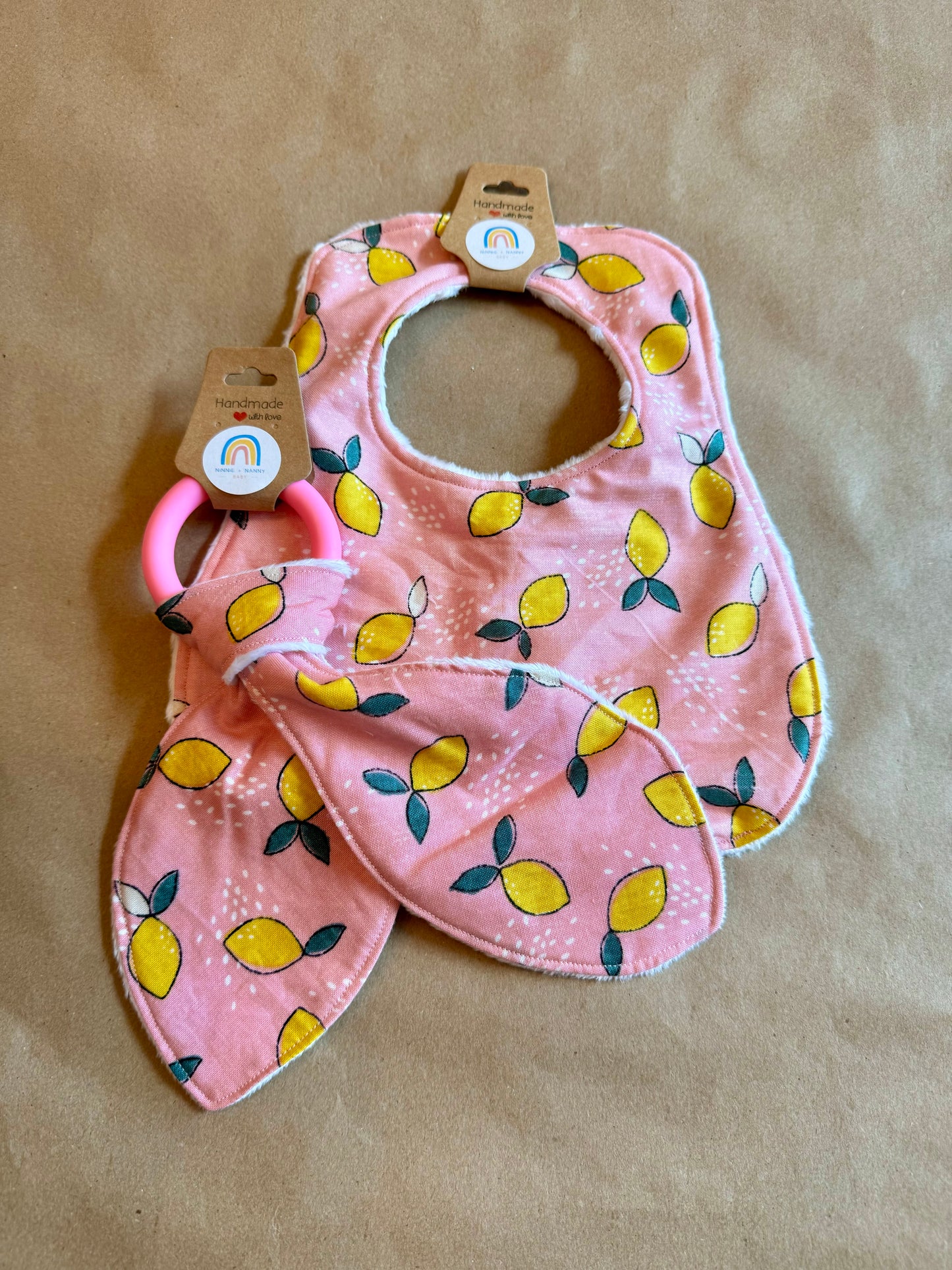 Lemons on Pink : Bib