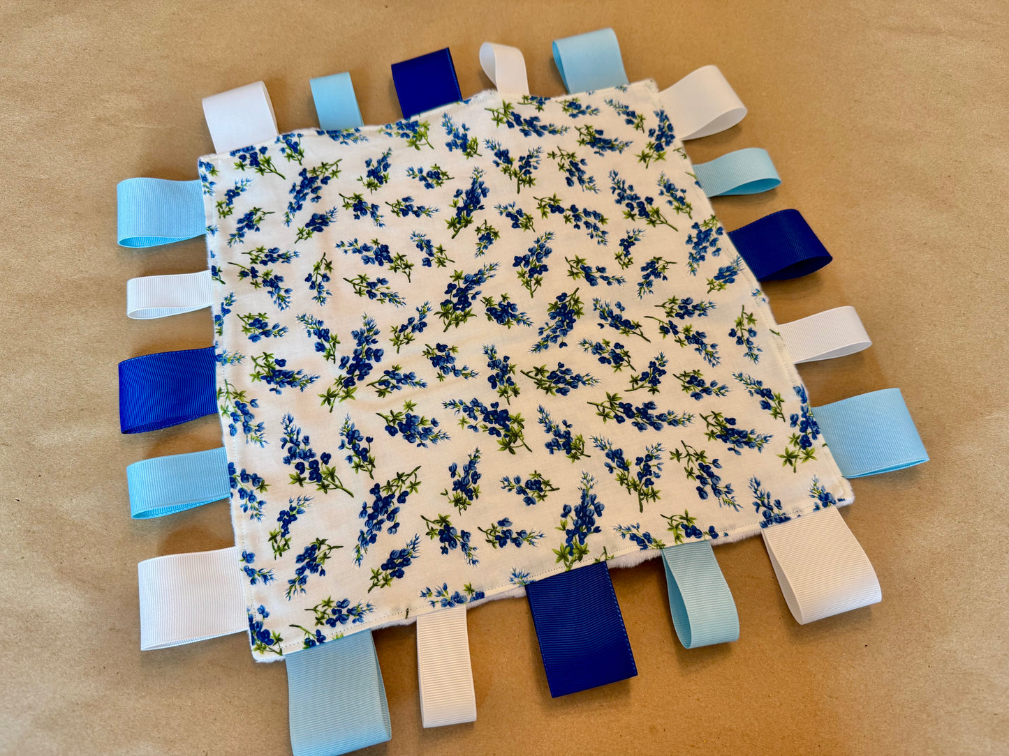 Bluebonnets on White : Tag Blanket