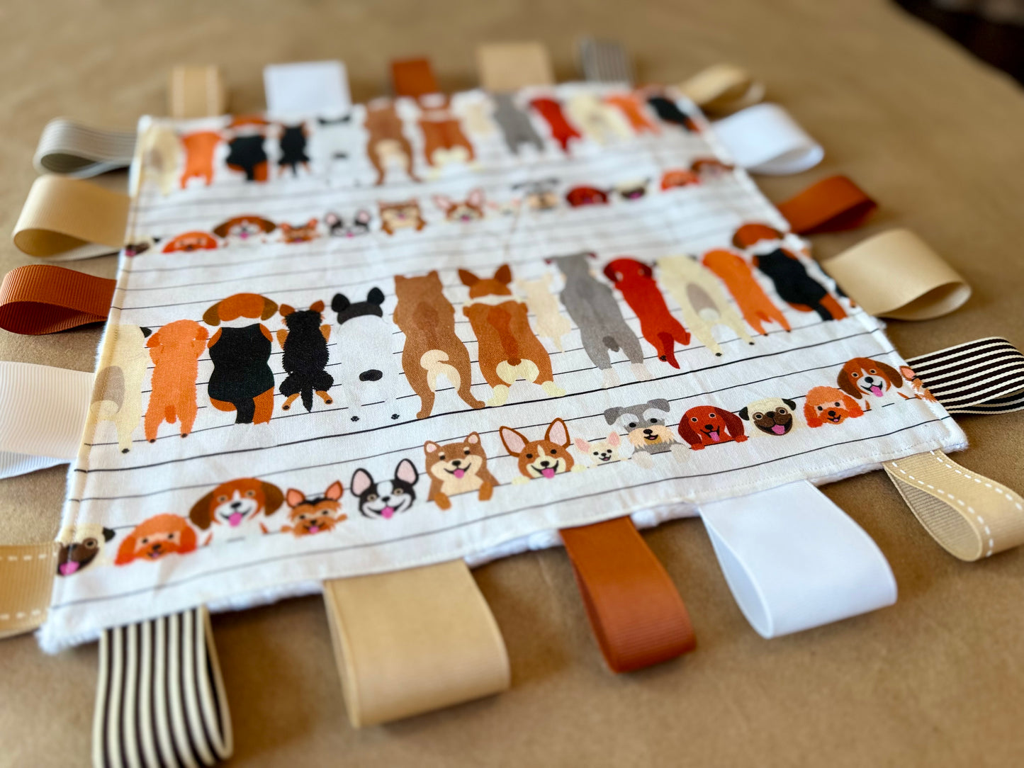 Peeking Puppies : Tag Blanket