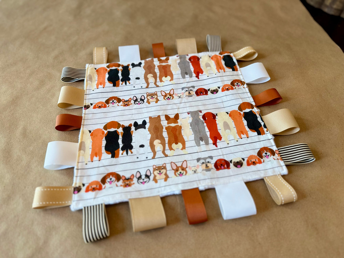 Peeking Puppies : Tag Blanket