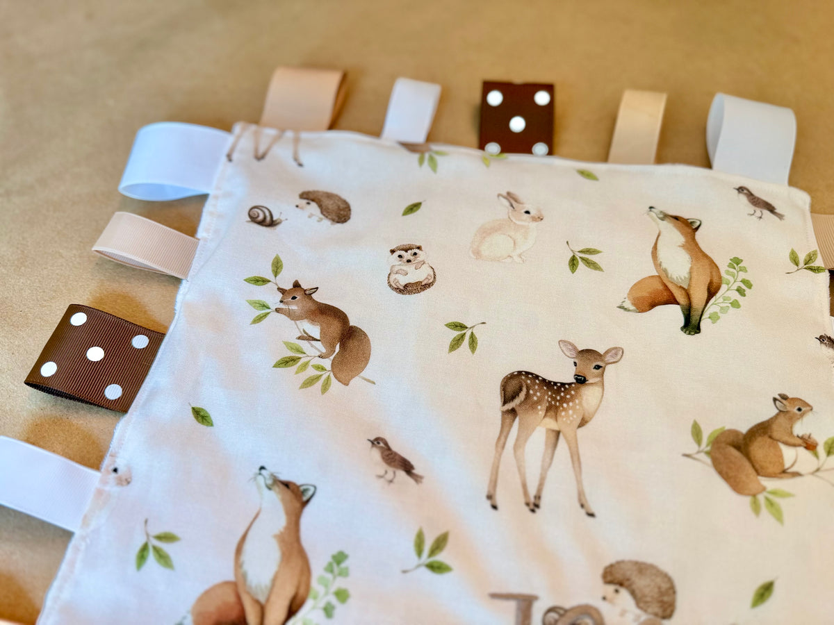 Little Woodland Friends : Sensory Tag Blanket