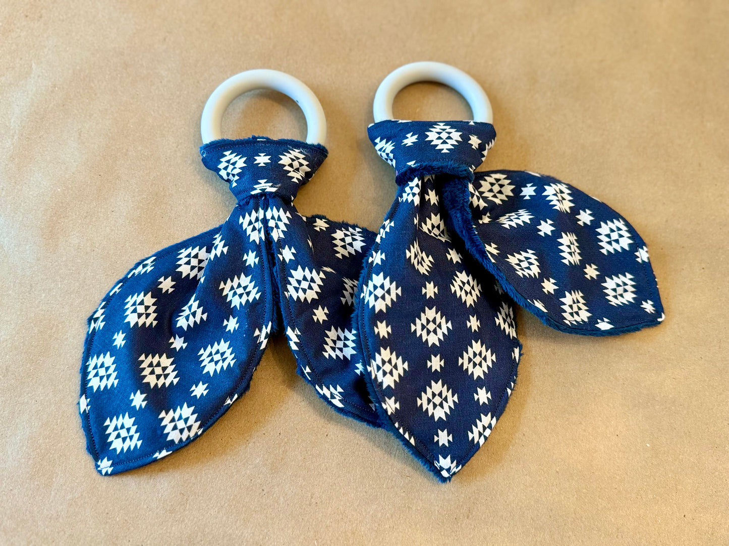 Navy Santa Fe : Teether