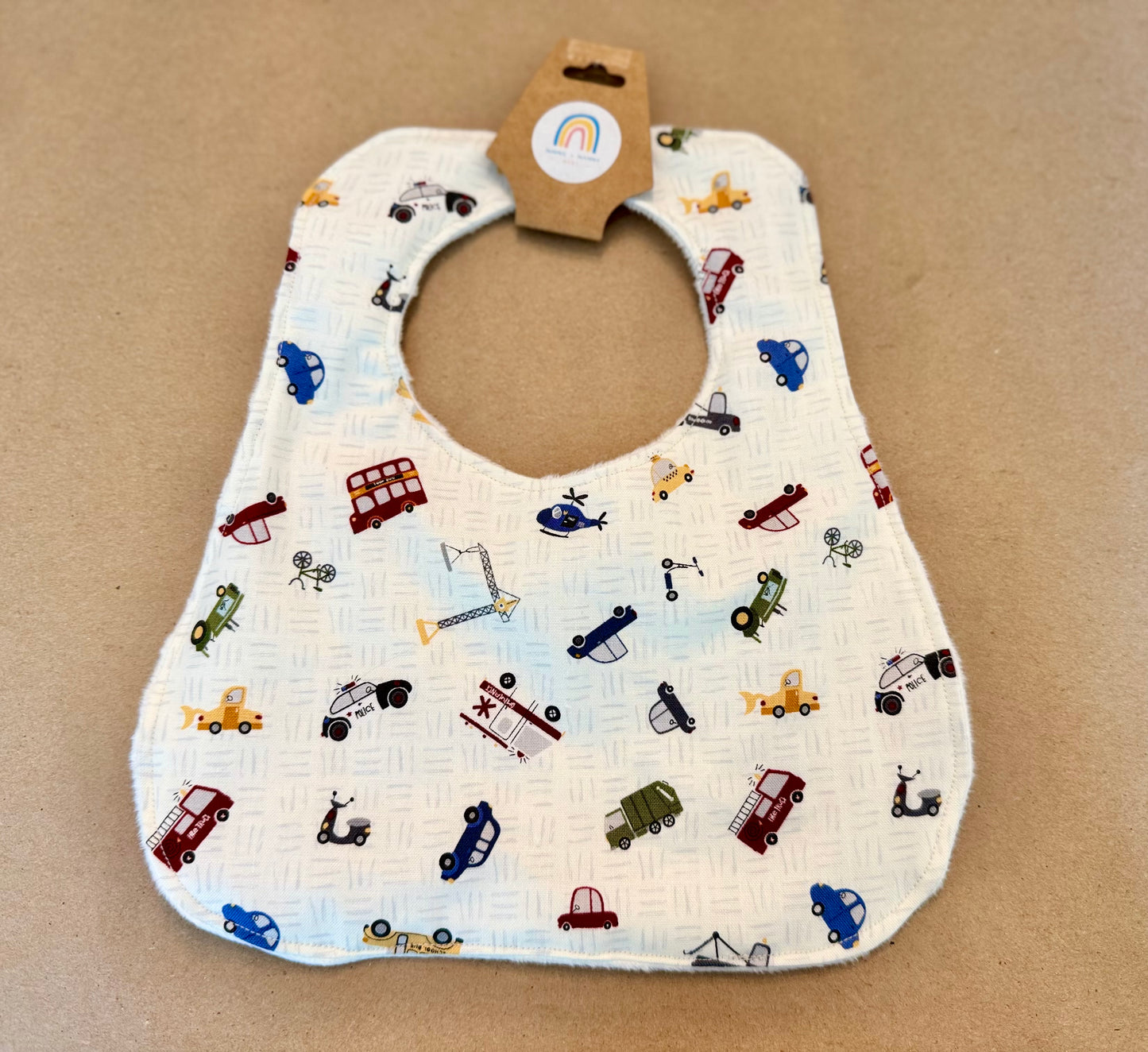 The Wheels on the Bus : Bib