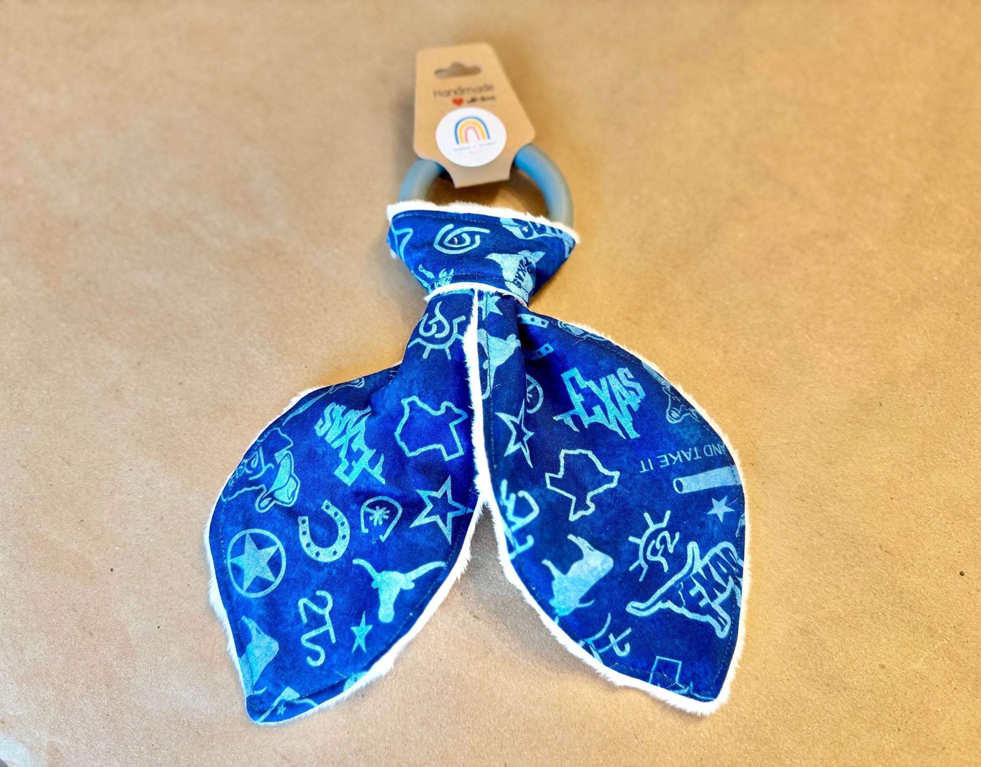 baby infant newborn babies baby gift baby shower gift baby boy baby girl baby shower gift ideas new mom mom-to-be expectant mom baby essentials baby must-haves bandana bib burp cloth sensory tag blanket blankie teether teething ring nursing feeding baby a