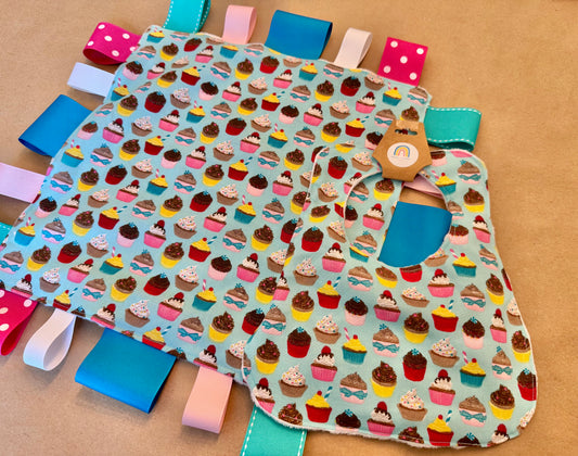 Little Cupcake : Bib