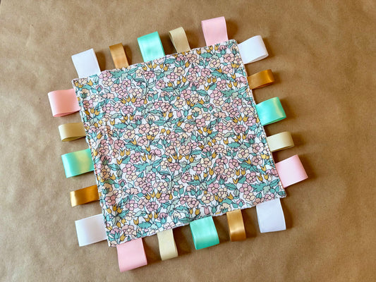 Josie - Sweet Floral : Tag Blanket