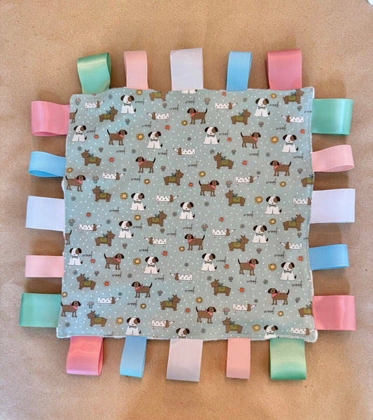 Pretty Puppies - Sage : Tag Blanket