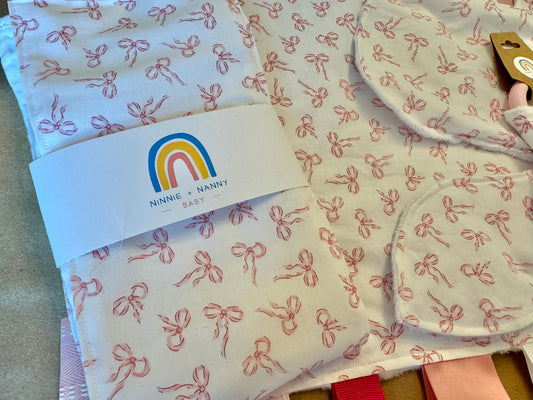 Pretty Bows : Burp Cloth