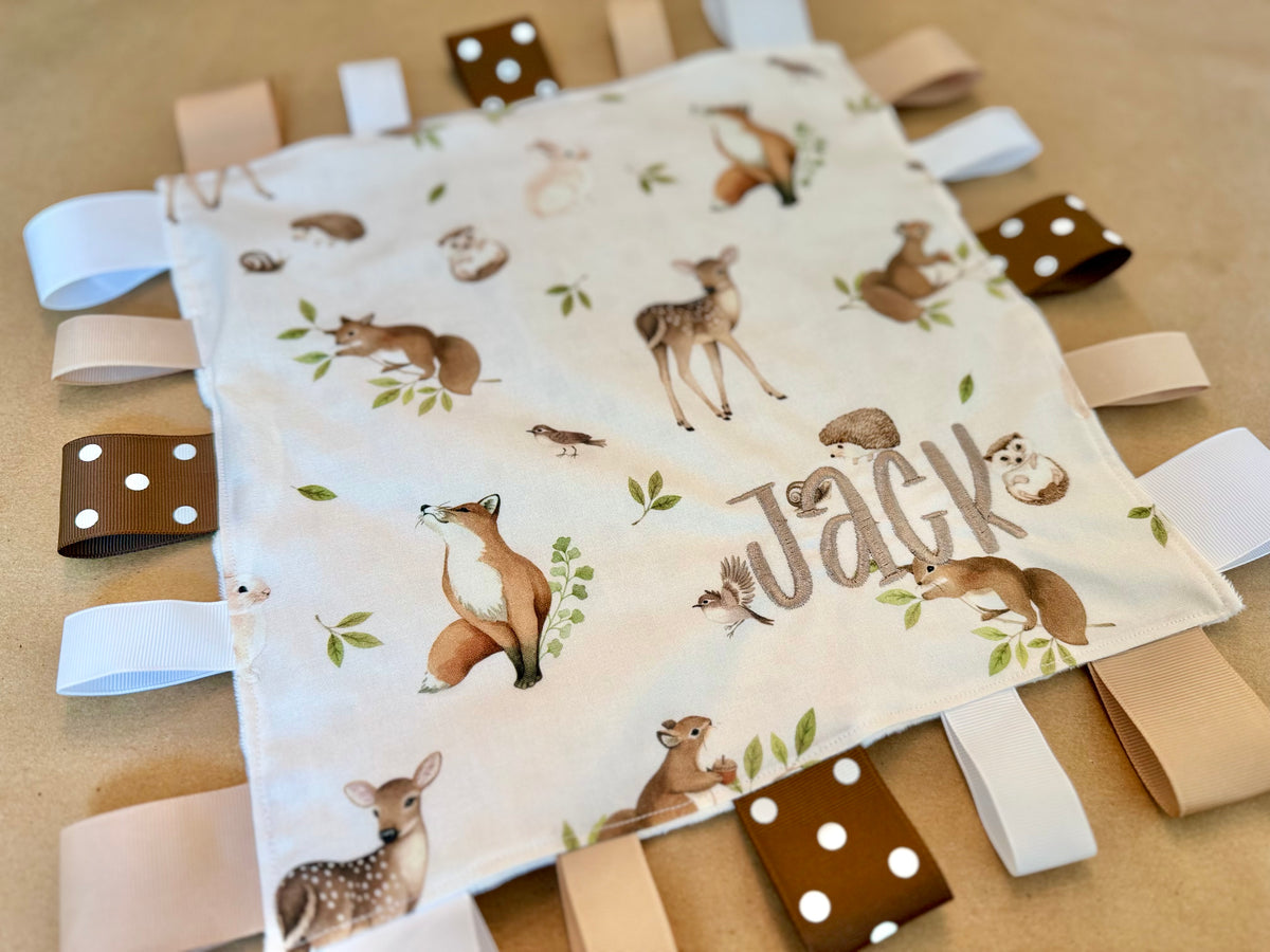 Little Woodland Friends : Sensory Tag Blanket