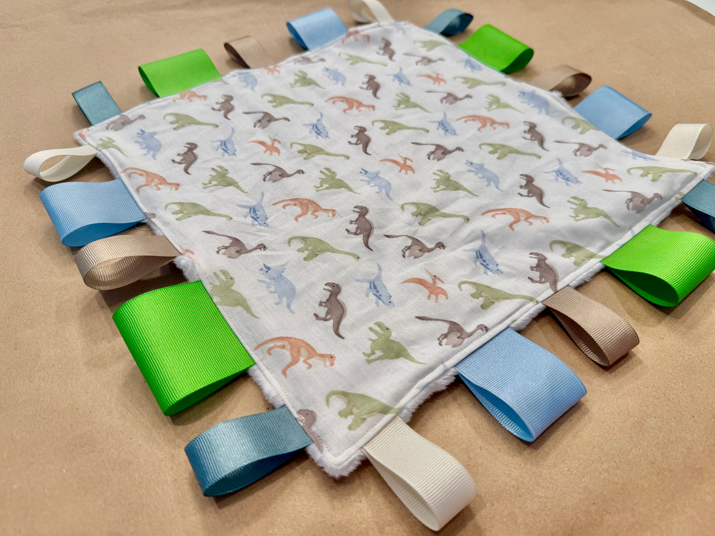 Dinosaur Buddies : Tag Blanket