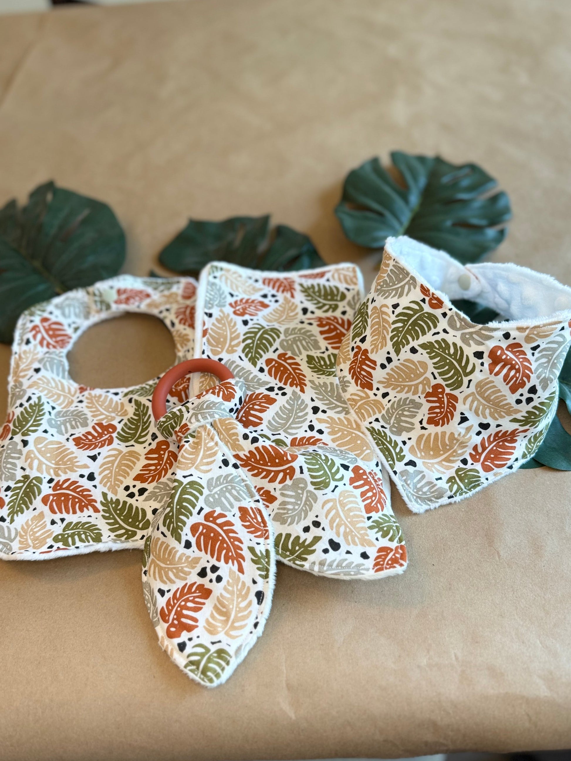 burp cloth teether bandana baby bib jungle leaves neutral nature cotton fabric minki minky dot fabric plastic snap button infant newborn