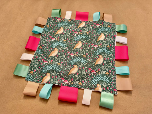 Sleepy Bird : Tag Blanket
