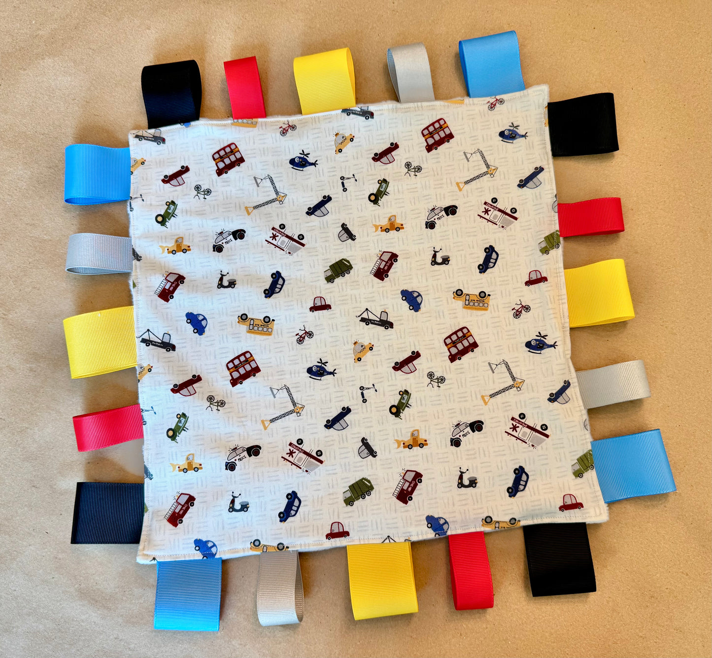 The Wheels on the Bus : Tag Blanket